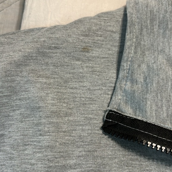 SHEIN Gray Lightweight Cropped 1/4 Zip Size L - Picture 10 of 10